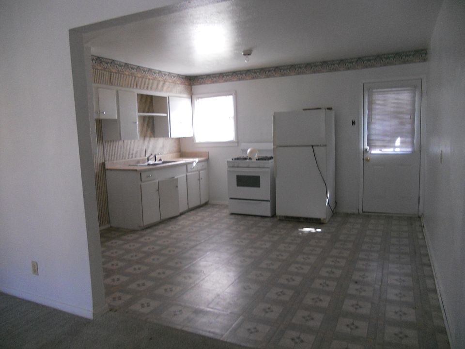 2nd image of 2020 Wesley Dr