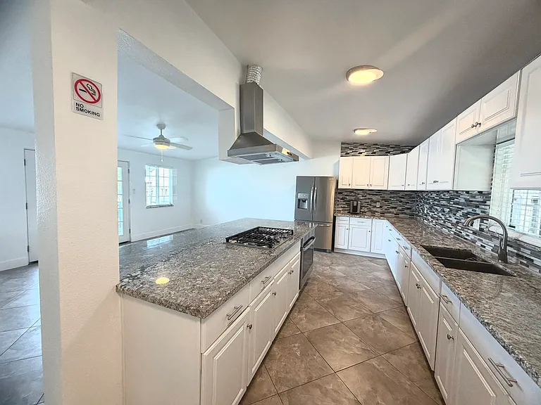 700 N 22nd St — Photo 30