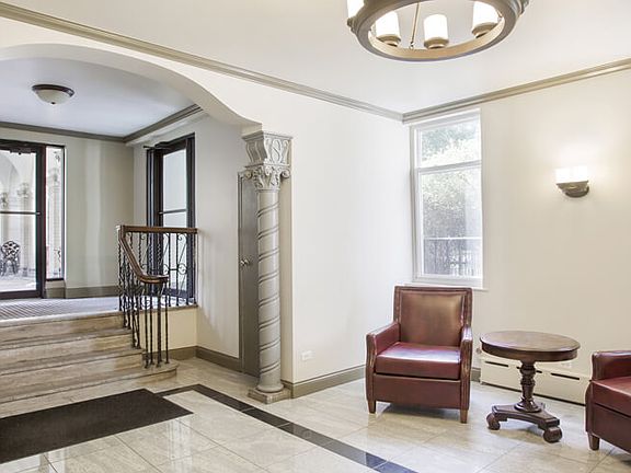 5017 Wolcott Lobby