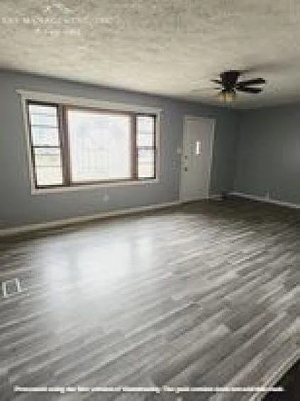 3 bed, 1.5 bath, $1,195 — Photo 3