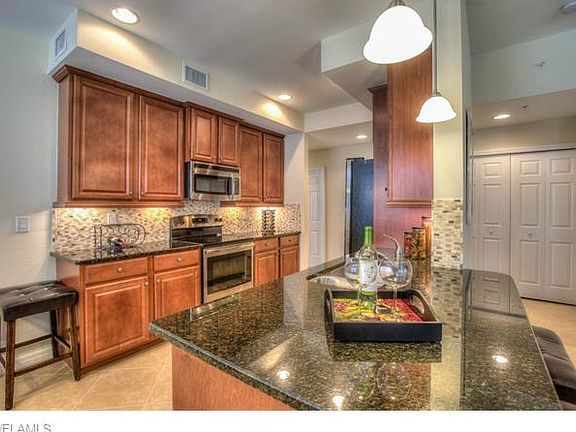 5th image of 8560 Oakshade Cir Unit 102