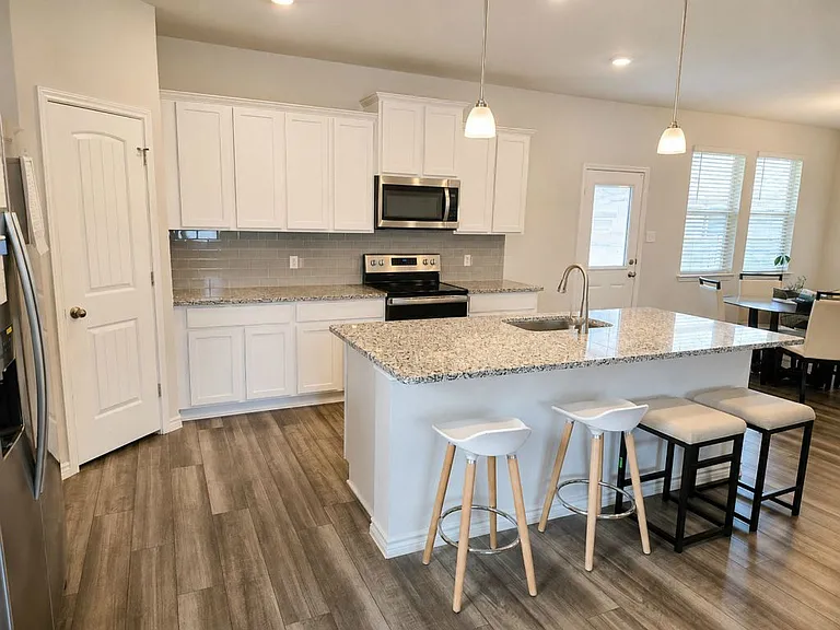 3848 Lorenzen Ct — Photo 5