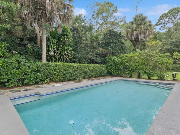 15230 Oak Chase Court, Wellington, FL 33414