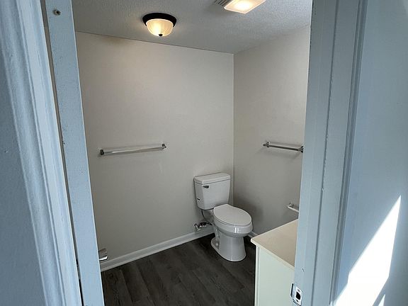 2nd image of 930 Sparta Dr APT 101