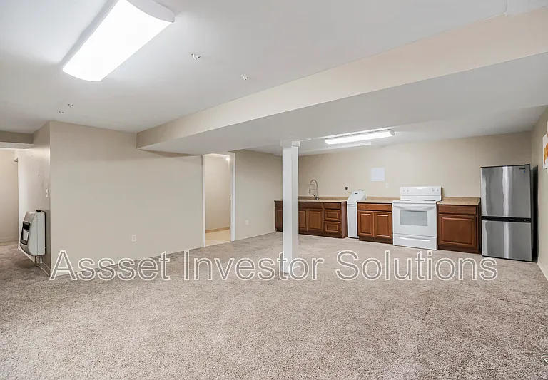 8400 State Line Rd — Photo 22