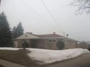 1464 N 8th St, Manitowoc, WI 54220