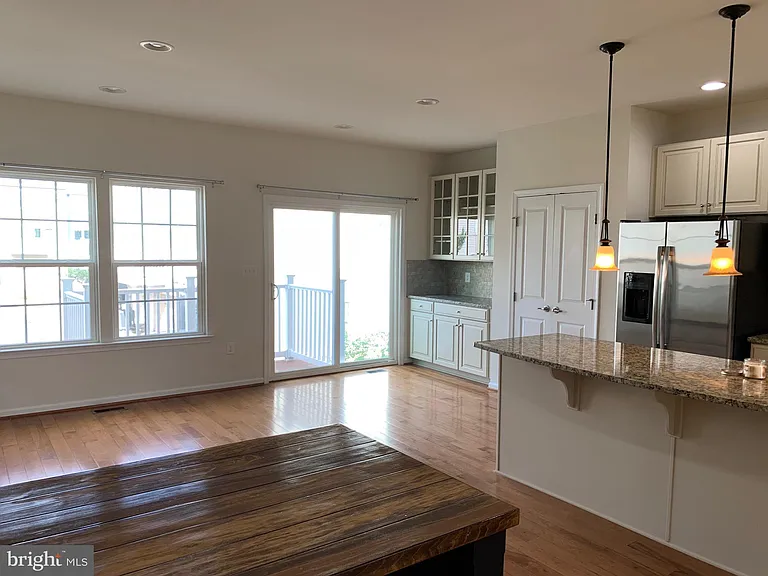 9022 Randolph Cir — Photo 9
