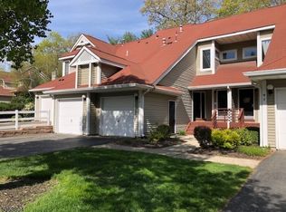 3 Ogdon Ct, Oak Ridge, NJ 07438