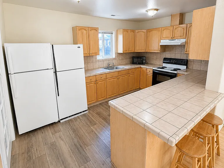1330 Terrace Dr — Photo 4