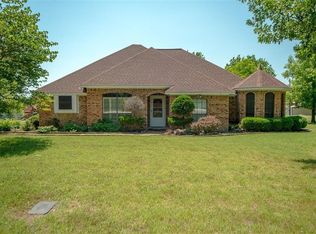 621 New Hope Rd E, McKinney, TX 75071