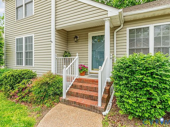2nd image of 10312 Raintree Commons Ct
