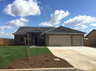 32126 Sierra View Rd, Visalia, CA --