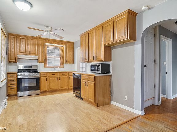 5th image of 640 Hayes Ave