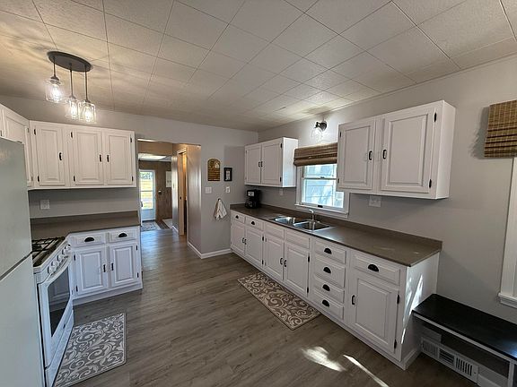 3rd image of 2090 Skiles Dr