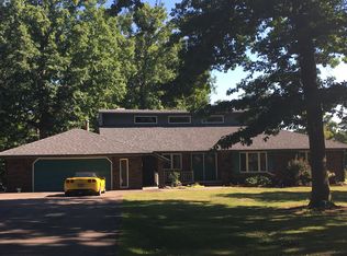 9155 Rucker Rd, Grosse Ile, MI 48138