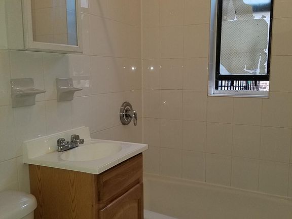 5th image of 1134 Stratford Ave APT 1F