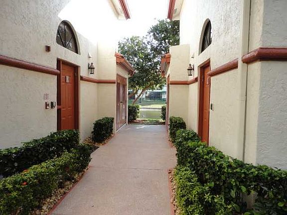 2nd image of 5181 Brisata Cir APT D