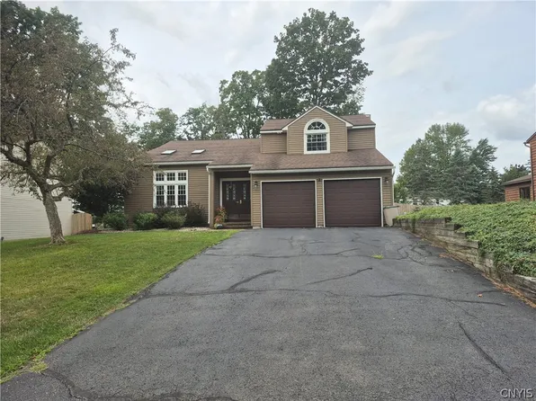 6244 Henryk Woods Rd, Cicero, NY 13039