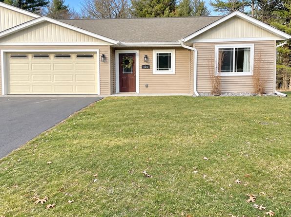 122-124 Hickory Ln