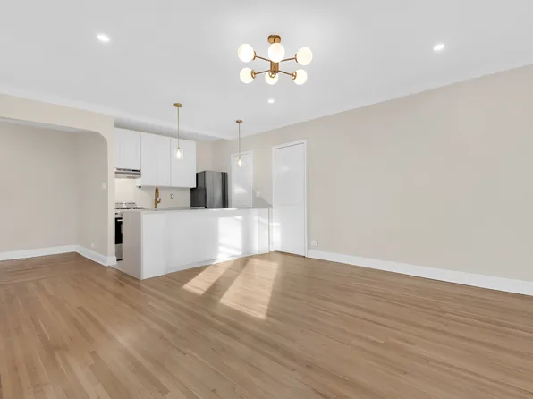 76-15 35th Avenue image 1 of 9