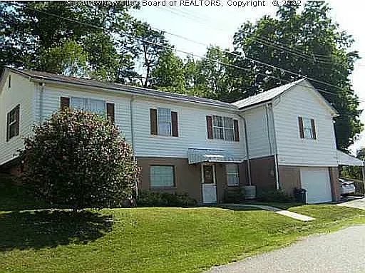 4 bed, 1.5 bath, 1830 sqft, $1,100 — Photo 1