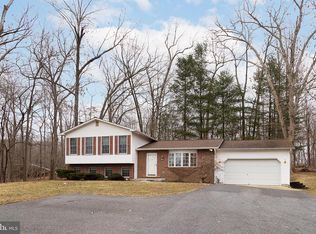 902 Foggy Bottom Dr, Sykesville, MD 21784