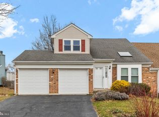 4 Green Meadow Ct, Newark, DE 19711