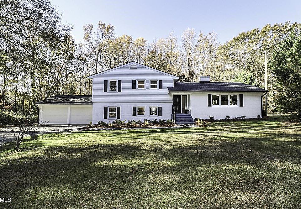 1st image of 805 River Rd