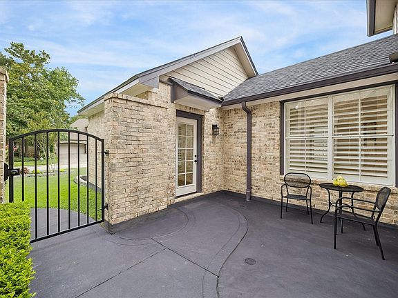5th image of 15 W Beckonvale Cir