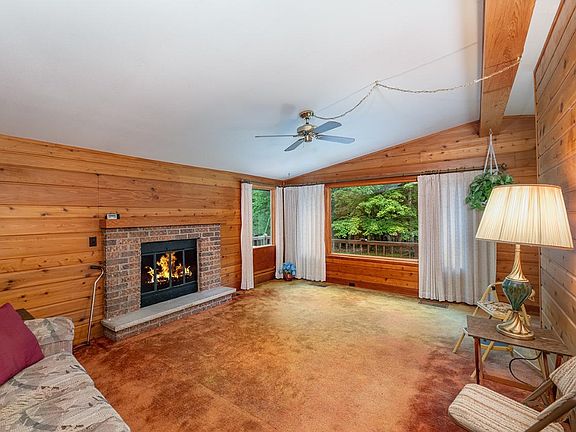 2nd image of 8143 Pine Terrace Dr
