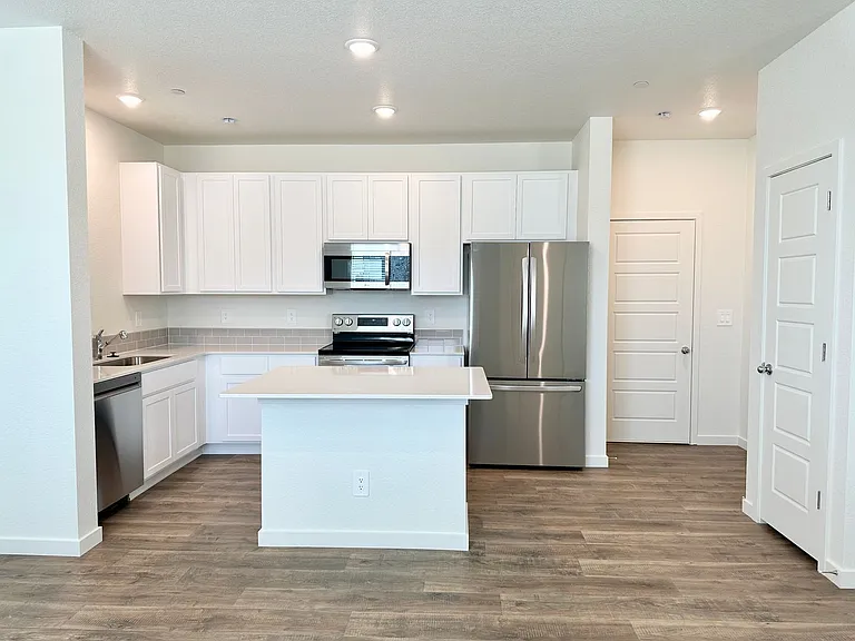3913 Stove St — Photo 8