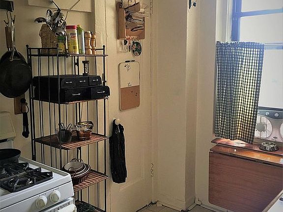 2nd image of 409 Edgecombe Ave #11B