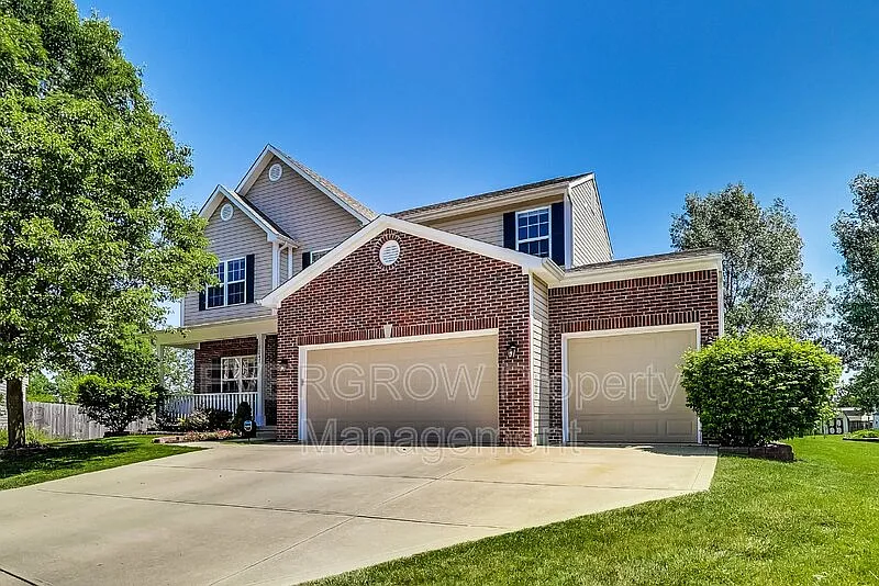 1047 Andrew Ct