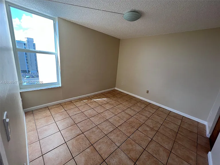 2350 NE 135th St #704 — Photo 15