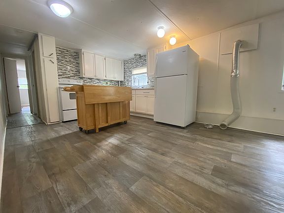 5th image of 117 Lucy Ln