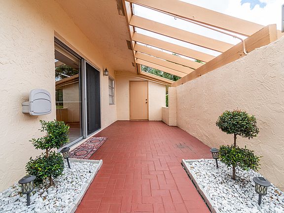 4th image of 13600 Coconut Palm Ct APT A