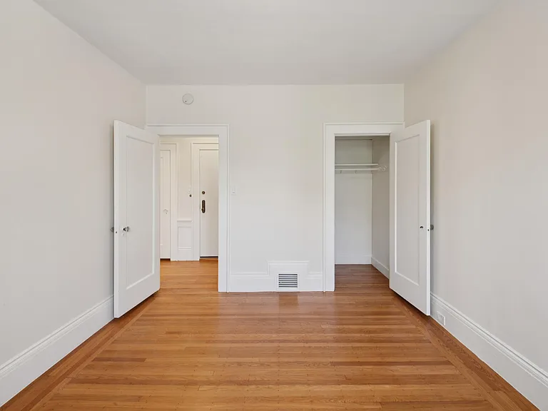 1370 Filbert St #1 — Photo 23