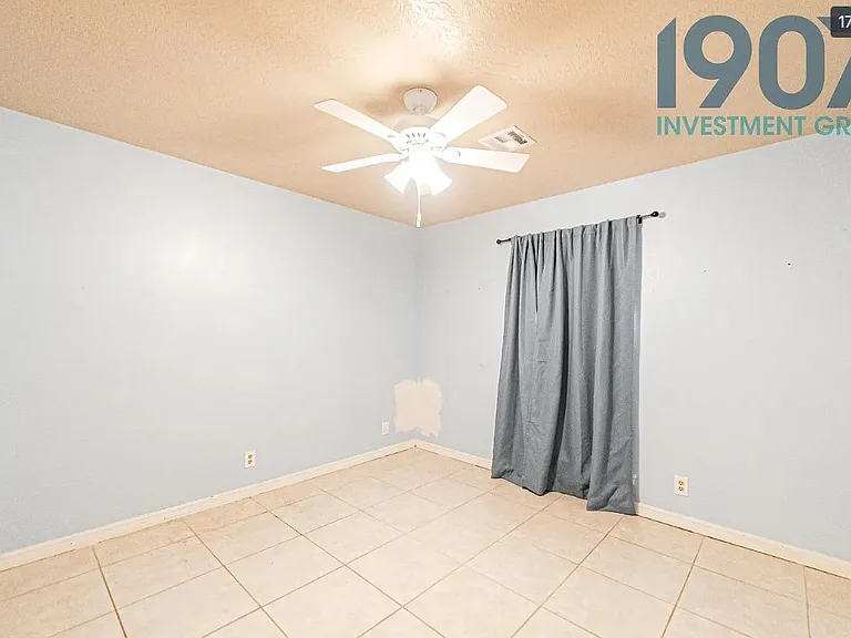 4405 Manchester Ct — Photo 17