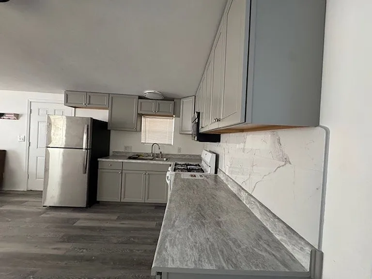 339 Thunderbird Ln — Photo 8
