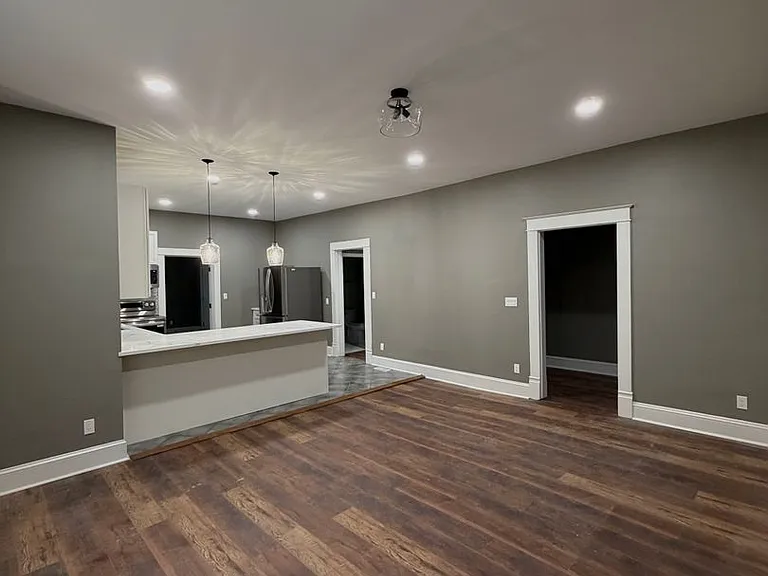1108 N Main St — Photo 7