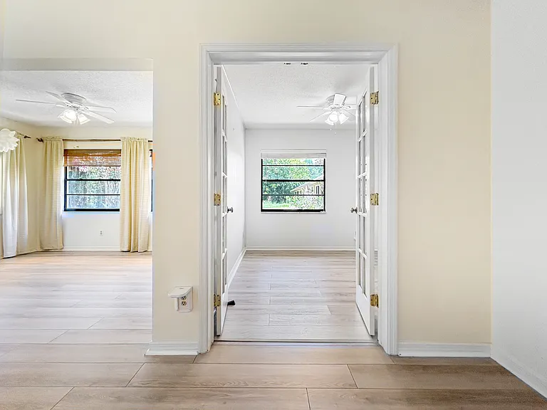1750 Atrium Dr — Photo 37