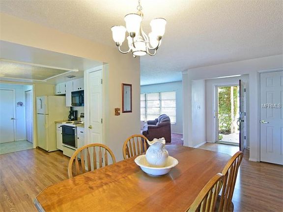 5th image of 4711 Habana Dr