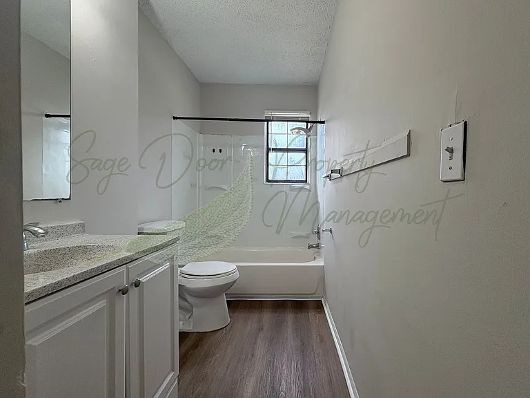11513 Richmond Ave — Photo 9