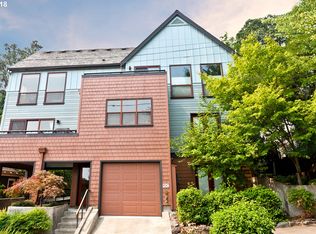 5047 SW View Point Ter #C, Portland, OR 97239