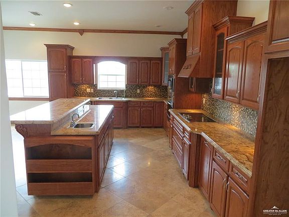 4th image of 5733 Premiere Ln