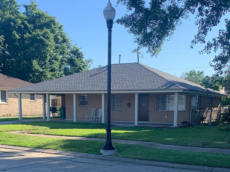724 Green Acres Rd — Photo 2