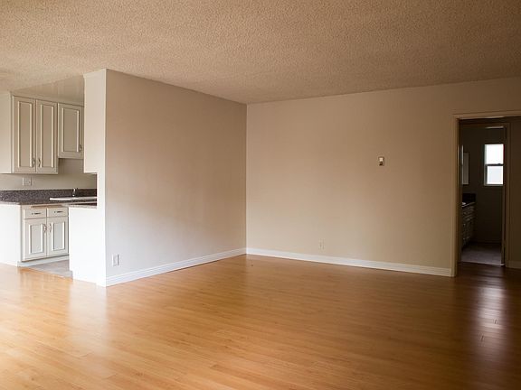 2nd image of 13400 Burbank Blvd #2