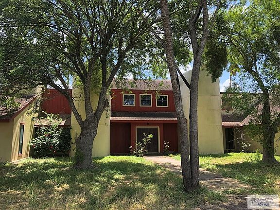 4th image of 32518 Edgewater Isle Dr