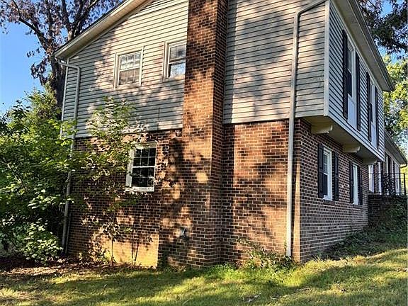 4th image of 2404 Revolan Ct