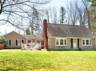 13 Laurel Dr, Simsbury, CT 06070